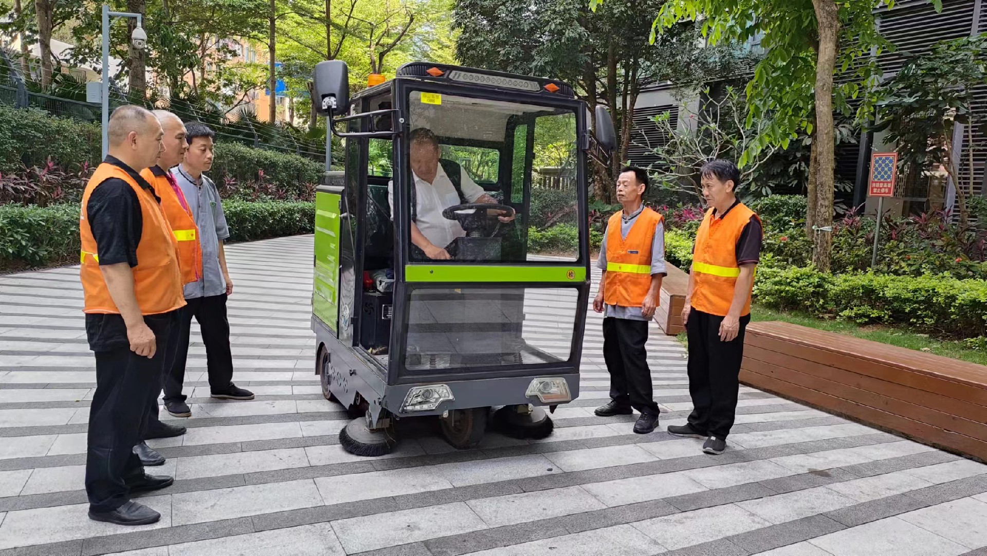 员工列队、礼仪培训展示4